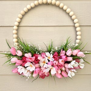 Spring Tulip Beaded Hoop Wreath for Front Door, Pink Ombre Floral Wreath for Spring, Tulip Wreath for Spring and Easter, Mother&#39;s Day Gift