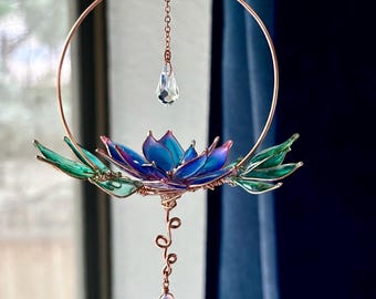窓用サンキャッチャー バックミラー 銅線 エポキシ 手作り 蓮の花 窓用サンキャッチャー 悲しみの贈り物 レインボープリズム ダングル クリスタル レジン