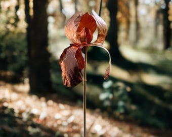 Iris en cuivre pur à 99,9 %, composition florale artistique en métal, cadeau éternel pour les êtres chers. Cadeau artisanal d'anniversaire de mariage pour elle.