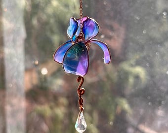 Window sun catcher mini Rear view Mirror Copper wire and epoxy Iris flower dangle charm crystal rainbow prisms gift 2 tone color pink & blue