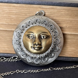 Moon face Vintage style Locket /Mothers day/Christmas gift/Wedding Necklace/Anniversary/Bridesmaid gift/Birthday/Sister/Mom/Daughter
