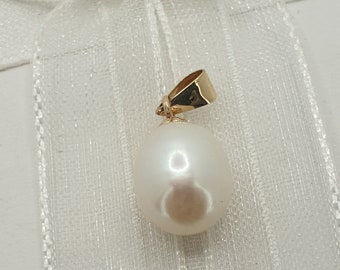 Estate  375 9ct Yellow Gold Natural Freshwater Oval Pearl 8mm  Pendant *VIDEO*