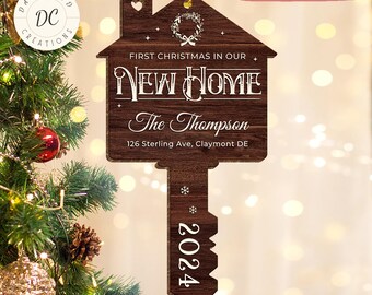 Ornamento personalizzato per il nostro primo Natale nella nostra nuova casa, ornamento natalizio personalizzato per la nuova casa, regalo per la casa di famiglia, ornamento per il signor e la signora sposati