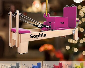 Gepersonaliseerde pilates-apparatuurornament, aangepast pilates-hervormerornament, pilates-liefhebbers cadeau, pilatesstudio hangend ornament, kerstdecor