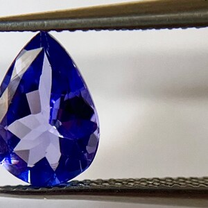 AAA Grade Twilight Teardrop: Tanzanite Pear Cut; Size 6x4,7x5, 8x6, 9x7, 10x7  origin from Tanzania; Ready to make Ring, Earrings, Bracelet.