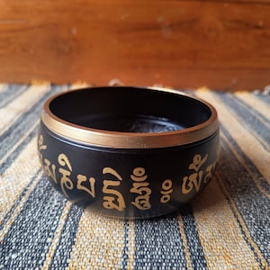 Sound Therapy: Handcrafted Tibetan Singing Bowl for Meditation and Mindfulness Singing Bowl for Peace and Love and chakra healing