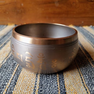 Sound Therapy: Handcrafted Tibetan Singing Bowl for Meditation and Mindfulness Singing Bowl for Peace and Love and chakra healing