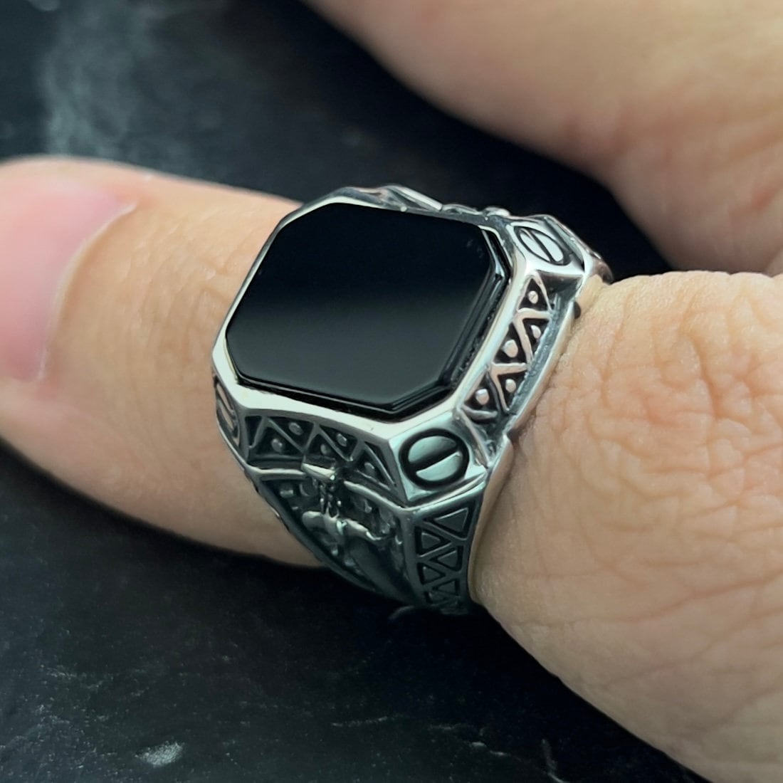 GEMリング STRONG ours Men Square Black Onyx Gemstone Silver Ring, Silver Sword