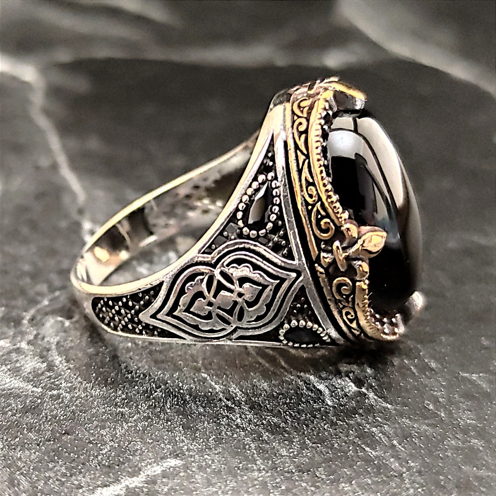 Anello Chevalier Giulietta Con Pietra Nera | Anelli Eden