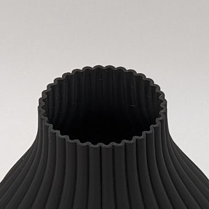 Schwarze Vase, weiße Vase 22cm / 17cm groß modern für Trockenblumen ideales Geschenk. Bobi Vase Bild 3