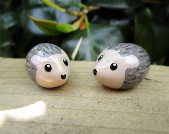 Small Hedgehog Ornament/Figurine/ Hedgehog present/ Hedgehog gifts/ Garden gifts/ Gift for Hedgehog lovers/ Epoxy resin art