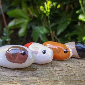 Small Guinea Pig Ornaments/Figurines / Guinea pig gift/ Guinea pig present/ Guinea pig memorial/ Epoxy resin/ 6 patterns in 8 colours