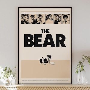 以下が含まれることがあります： 大きな黒い文字で「THE BEAR」と書かれた縦型のポスター。タイトルの上には、正方形の枠に入った6人のキャラクターの白黒ポートレートが並んでいる。タイトルの下には、キッチンで作業する人物の小さな白黒のイラストが描かれている。