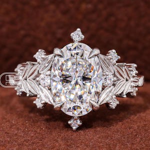 Anillo de compromiso de moissanita de corte ovalado de 2,25 quilates, anillo de bodas con hojas de inspiración natural, anillo de racimo de moissanita, anillo de promesa vintage, regalo de aniversario.