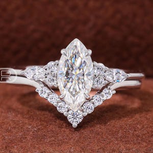 Marquise Cut Moissanite Engagement Ring Set Vintage Bridal Set Yellow Gold Unique Engagement Ring Women Curved Diamond Wedding Promise Ring