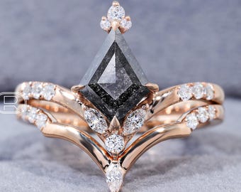 Natural Salt And Pepper Diamond Ring Rose Gold Unique Kite Cut Diamond Ring Vintage Crown Shape Band Set Stacking Ring Wedding Ring Set