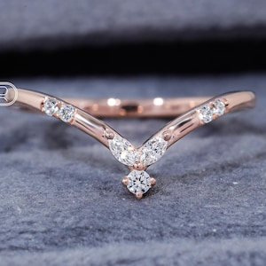 Vintage Curved V-shaped Moissanite Wedding Band Rose Gold Art Deco Unique Moissanite Wedding Ring Band Dainty Anniversary Ring Promise Ring