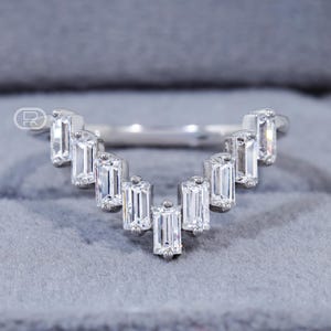 Vintage Diamond Curved Wedding Band Baguette Matching Ring for Women Dainty V Shape Ring Enhancer Delicate White Gold Band Stacking Band