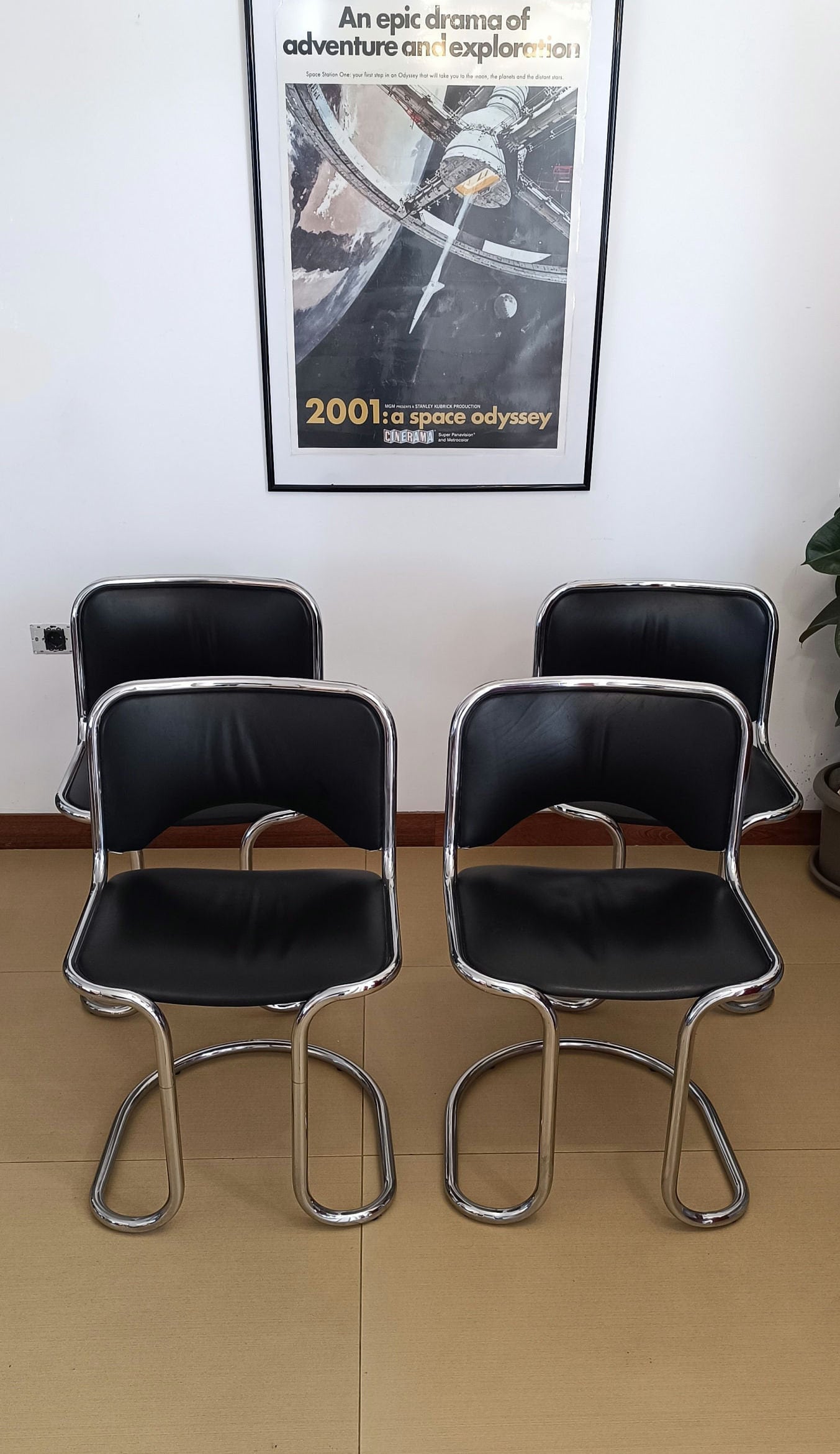 ヴィンテージ 1/2 モダンレザーダイニングチェア / ミッドセンチュリー