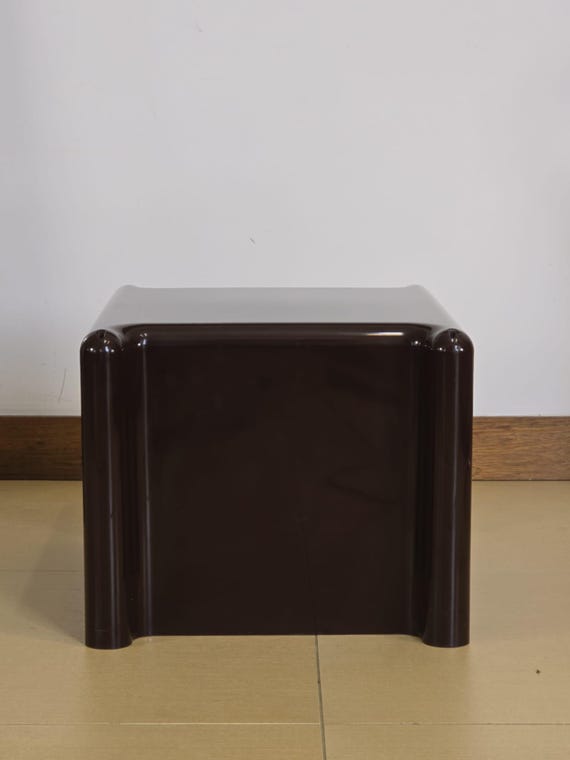 Modern 'Scargo' coffee table by Giotto Stopino / side table / 70s / Elco/ Italy