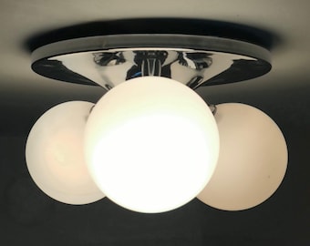 Plafonnier ou applique style futuriste / Italie, années 1970 / Lampe de plafond/applique moderne / Sphère / Chrome / Verre dépoli