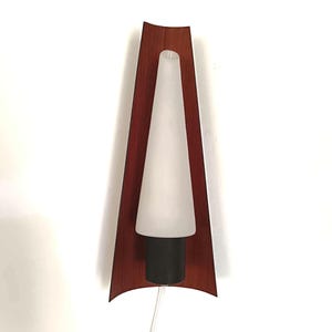Mid Century aplique / modern Wall lamp / Danish / 1950s / modern aplique