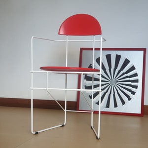 Very rare Italian sculpture chair / 80s / Italian design / retro chair/ vintage light / mid century light / modern chair /