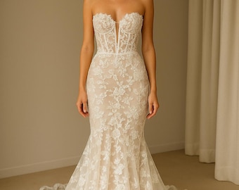 Elegant Lace Mermaid Wedding Dress – Strapless Corset Bridal Gown with Train