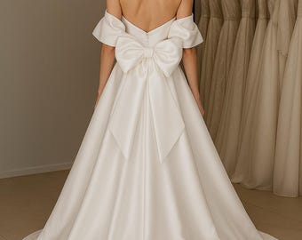 Isla – Off-Shoulder Satin Gown with Statement Bow