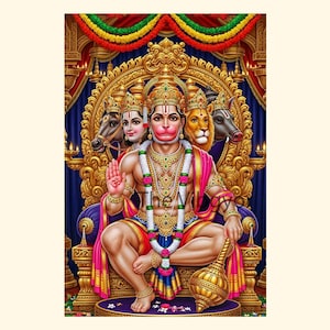 Op de afbeelding: Een levendige illustratie van een godheid die op een sierlijke gouden troon zit. De figuur heeft een rood gezicht en is versierd met sieraden en een kroon. Achter de godheid bevinden zich verschillende dieren- en menselijke gezichten. De achtergrond heeft blauwe gordijnen en kleurrijke slingers.