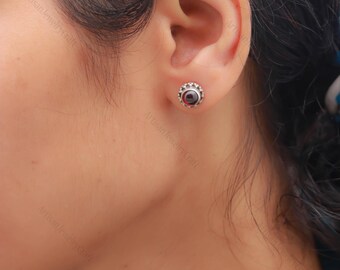 Brinco de granada natural, brincos de prata esterlina com pedras preciosas vermelhas, joias com pedra de nascimento de janeiro, brincos minimalistas estilo boho, presente feito à mão para ela