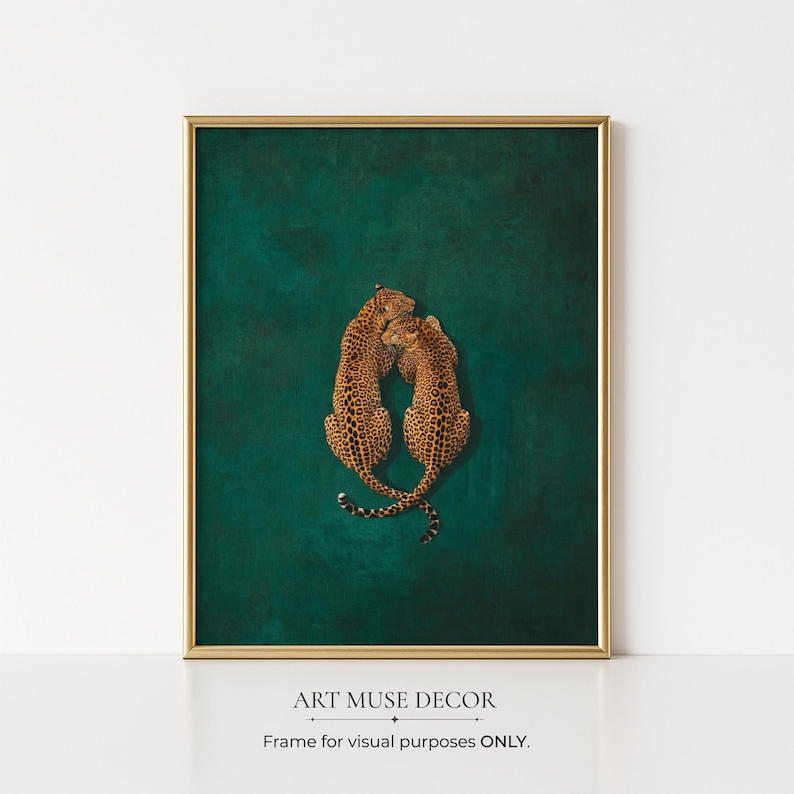 Estampado Leopard Love en verde esmeralda: Póster minimalista de animales de la jungla, arte mural de grandes felinos. imagen 1