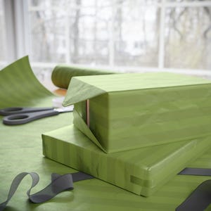 Green Wrapping Papers Green Gift Wrap for Weddings Birthdays Luxurious ...