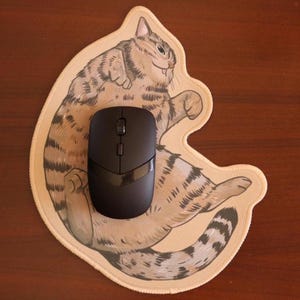Chonky Cat Mousepad 28x20cm | Seamed edge | Non-slip rubber base | Cat lovers Tabby cat
