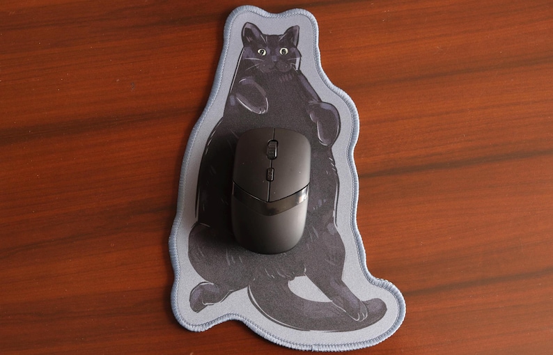 Chonky Cat Mousepad 28x20cm | Seamed edge | Non-slip rubber base | Cat lovers Black cat