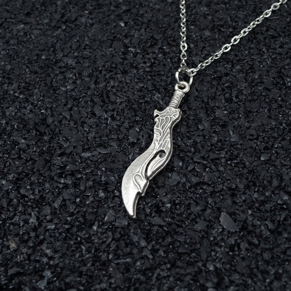 League Of Legends Guerrier Épée Hommes Femmes Collier En Argent Personnalisable Différents Types De Chaînes Unisexe LOL Pendentif Bonne Fête Des Mères Coffret Cadeau