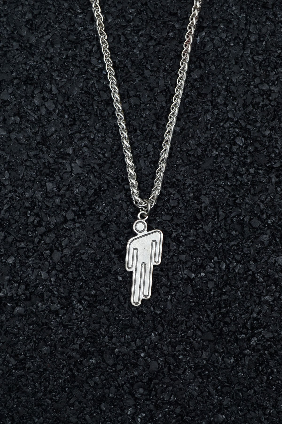 Billie eilish 2024 logo chain