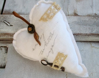 Linen Hanging Heart Ornament: Shabby Chic Lace & Key Decor