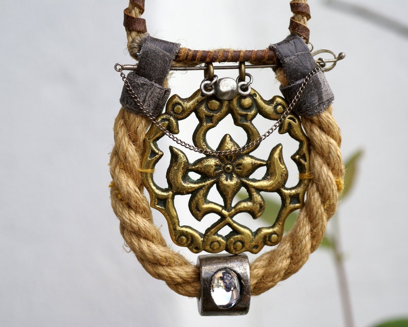 Antique Brass Buckle Choker, Assemblage Necklace, Leather, OOAK Wearable Art bild 8