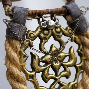 Antique Brass Buckle Choker, Assemblage Necklace, Leather, OOAK Wearable Art bild 10