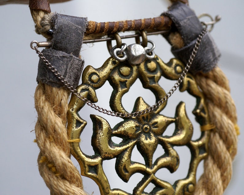 Antique Brass Buckle Choker, Assemblage Necklace, Leather, OOAK Wearable Art bild 10