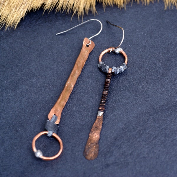 handmade minimalist copper earrings, hammered copper earrings, asymmetric earrings, hoop earrings, wearable art, assemblage jewelry, ooak