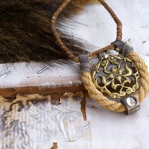 Antique Brass Buckle Choker, Assemblage Necklace, Leather, OOAK Wearable Art bild 7