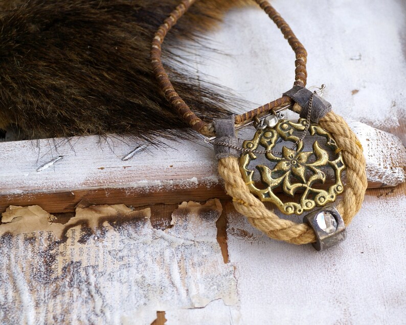 Antique Brass Buckle Choker, Assemblage Necklace, Leather, OOAK Wearable Art bild 7
