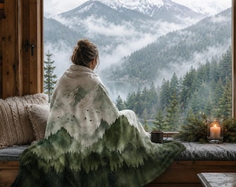 Coperta in pile con motivo foresta montana / Coperta con paesaggio nebbioso di pini verdi ad acquerello / Coperta accogliente per amanti della natura / Regalo artistico del Pacifico nord-occidentale