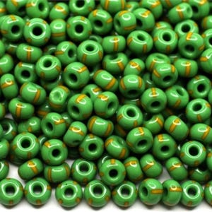 6/0 53800 Preciosa Seed Beads Green. Opaque Striped.