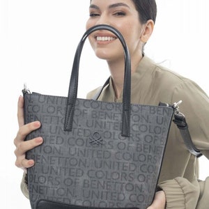 Stylish Designer Handbags for Women,Tote Bag with Shoulder Strap,Fashionable Women's Messenger Bag in Classic Design Gray