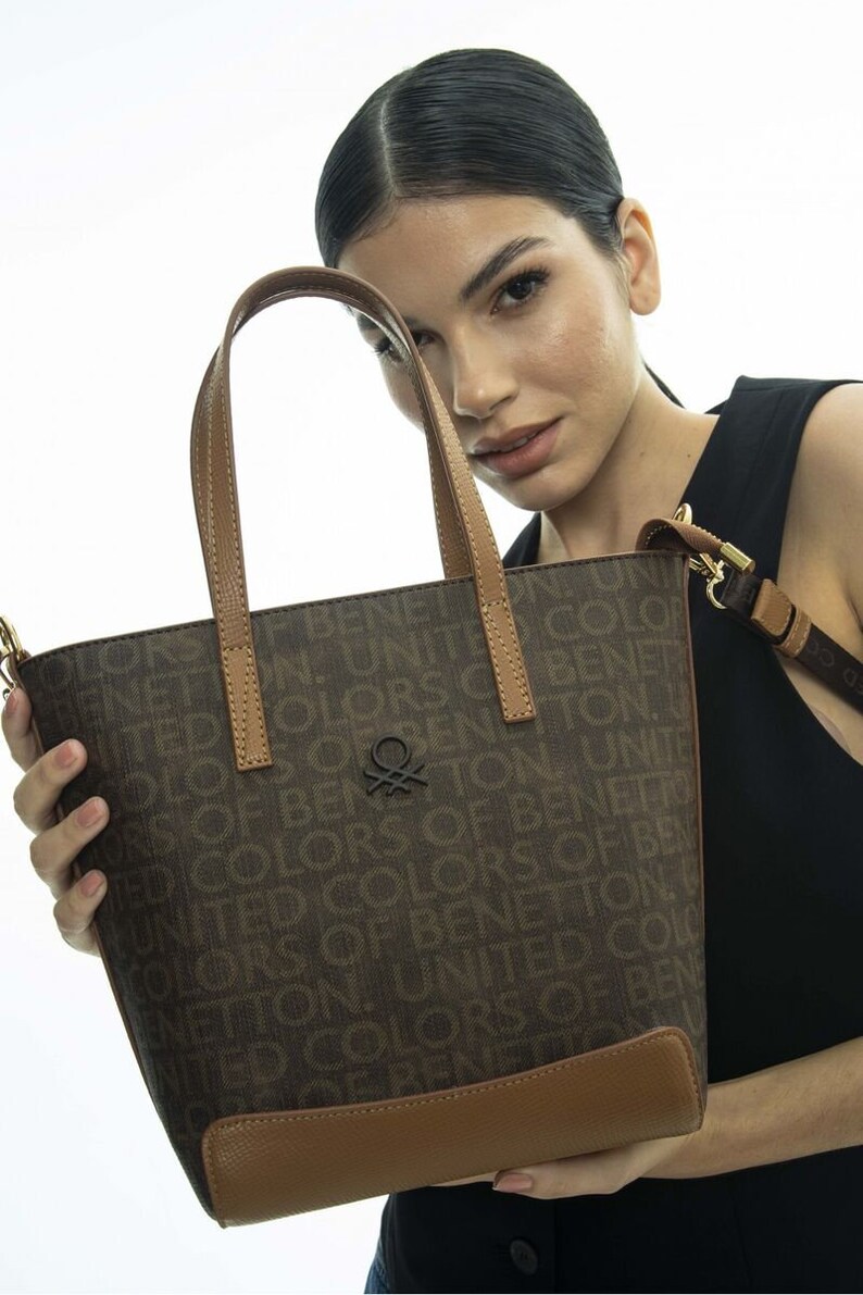 Stylish Designer Handbags for Women,Tote Bag with Shoulder Strap,Fashionable Women's Messenger Bag in Classic Design Brown