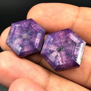 49 carati Rubino stella naturale raro 6 gemme Dimensioni 18x18x5 mm Forma esagonale 1 paio Rubino stella rosso brillante trapice sfaccettato per la creazione di gioielli