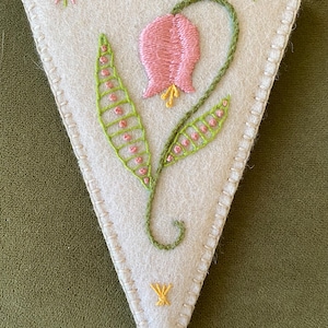 Moira’s Scissor Etui PDF Stickmuster zum Handsticken auf Wollfilz